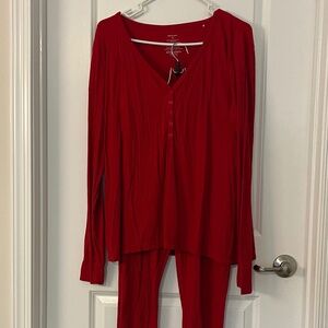 Posh Peanut Women’s pajama set, size XXL